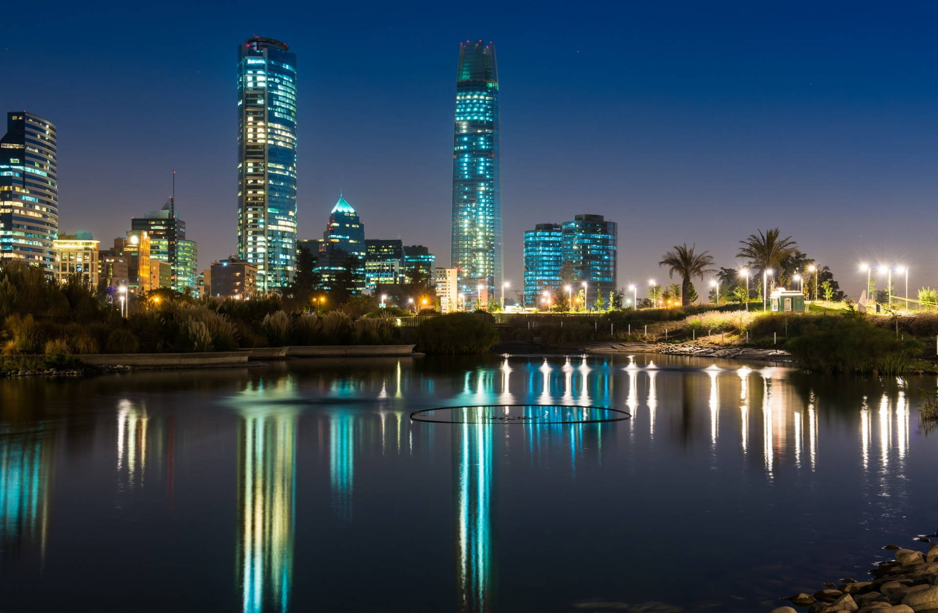 skyscraper-in-providencia-chile-zdtl95s440po77ip